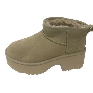 NWOB UGG Women's Platform Boots‎ 10 Tan Suede Shearling Ankle Rockabilly Grunge